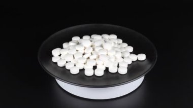 Ek beyaz tablet siyah arkaplan