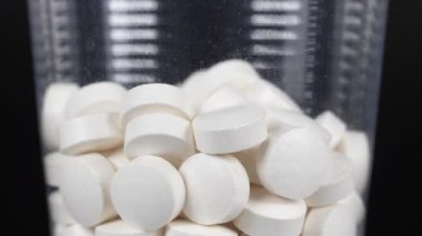 Ek beyaz tablet siyah arkaplan