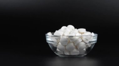 Ek beyaz tablet siyah arkaplan