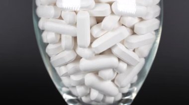 Ek beyaz tablet siyah arkaplan