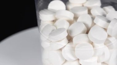 Ek beyaz tablet siyah arkaplan