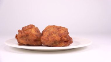 Kızarmış tavuk 3 parça, kısa video klibi
