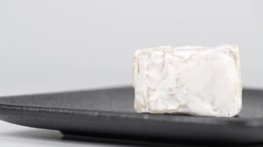 Camembert peyniri, kısa video klibi.