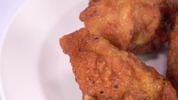 Fried Chicken Pieces Short Video Clip — Stock Video