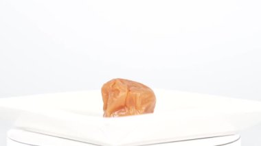 Tuzlu erik, kısa video klibi Japonya umeboshi