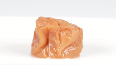 Tuzlu erik, kısa video klibi Japonya umeboshi