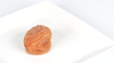 Tuzlu erik, kısa video klibi Japonya umeboshi