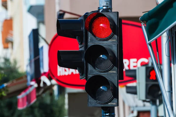 Side Törökország 2023 Január Közlekedési Lámpák Városi Kereszteződés Felett Piros — Stock Fotó