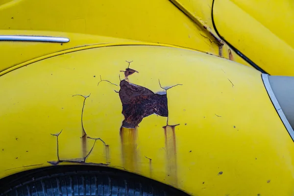 Detail Light Close Old Vintage Car Yellow Rusty Car — Fotografia de Stock