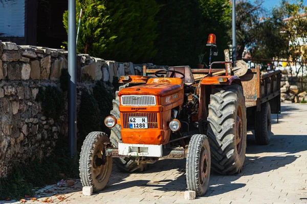 Side Turkey Januari 2023 Oude Oranje Tractor Van Het Merk — Stockfoto