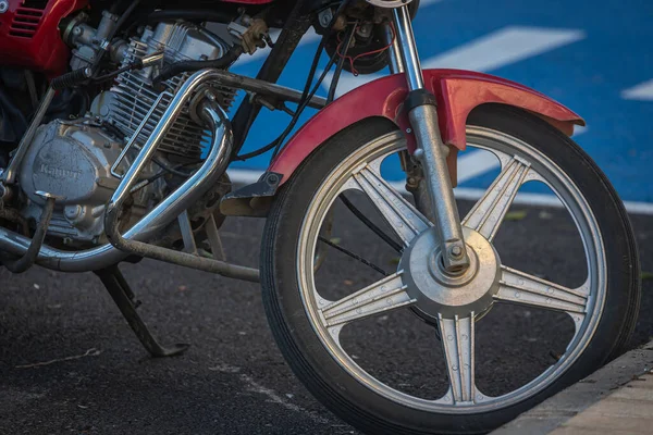 Side Turkiet Februari 2023 Motocycle Parkerad Gatan Bakgrund Parkering — Stockfoto