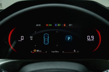 Araba paneli, dijital parlak hız göstergesi, kilometre sayacı ve diğer araçlar
