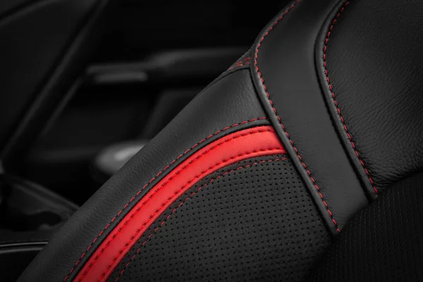 Közelkép Fekete Piros Perforált Bőr Autó Ülés Bőrszerkezet — Stock Fotó