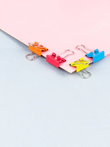 Coleção Colorida Clipes Papel Sobre Papel Rosa Pronto Para Seu — Fotografia de Stock