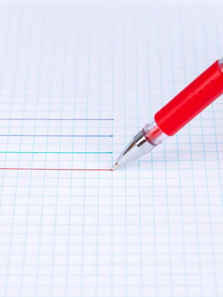 用白纸笔尖划红笔 带绘图线的笔头 — 图库照片