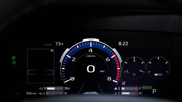車のパネル デジタル明るい速度計 オドメーターやその他のツール — ストック写真