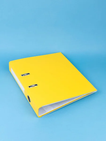 Pasta Amarela Com Documentos Documentos Manutenção Contratos Espaço Cópia Branco — Fotografia de Stock