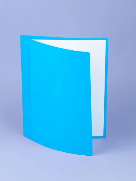 Синяя Пластиковая Папка Документами Документами Поддержание Контрактов Изолированное Белое Пространство — стоковое фото