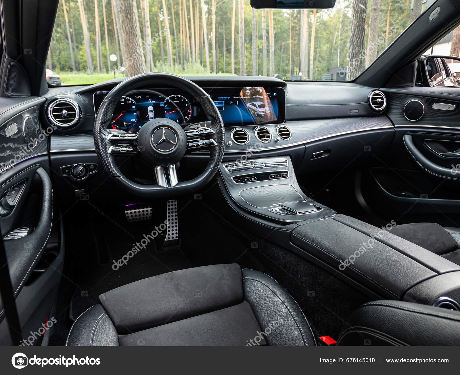 Novosibirsk Russia September 2023 Mercedes Benz Class Car Interior Steering  – Stock Editorial Photo © everyonensk #676145010