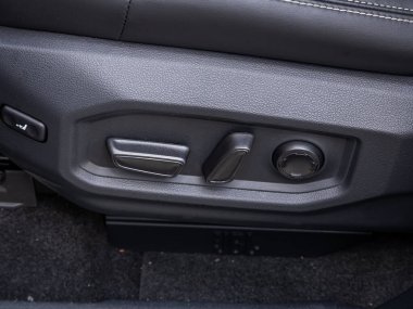 Novosibirsk, Rusya - 11 Eylül 2023: Toyota Sequoia, koltuk ayarlama düğmeleri ile kontrol paneli