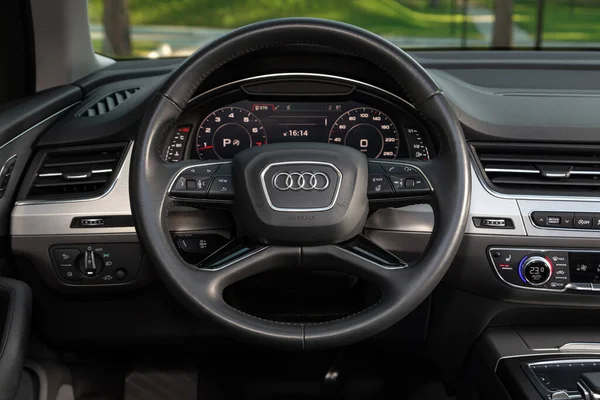 Novosibirsk Russia October 2023 Audi Car Interior Steering Wheel Shift — Stock Photo, Image