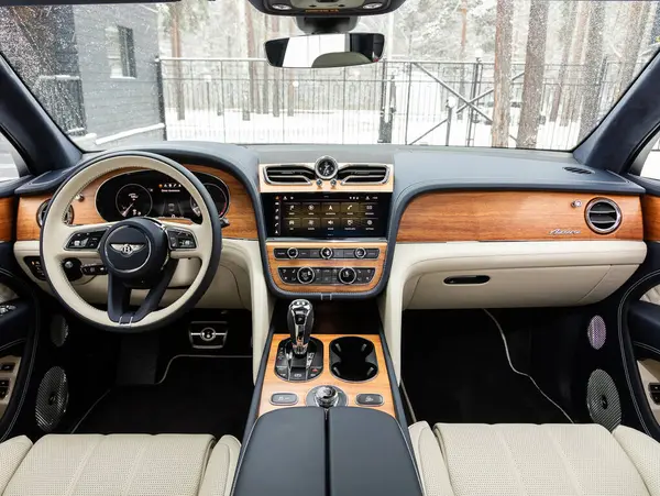 Novosibirsk Russia November 2023 Bentley Bentayga Steering Wheel Shift Lever — Stock Photo, Image