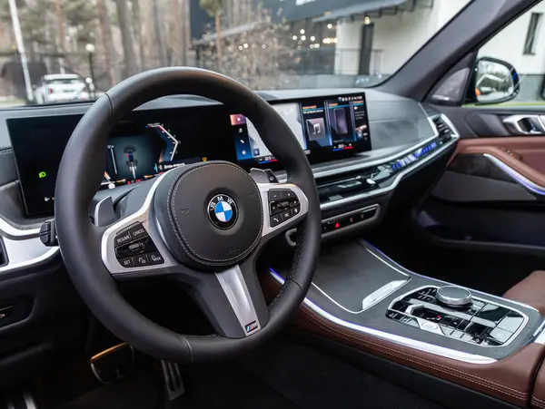 Novosibirsk Rusland November 2023 Zwarte Bmw Stuurwiel Schuifhendel Dashboard Klimaatregeling — Stockfoto