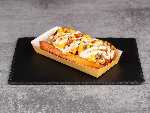 Gourmet Grilled Hot Dogs Beef Sauce Peppers Onions Fries — Stock Photo, Image
