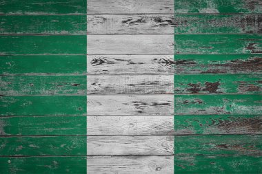 Nijerya 'nın ulusal bayrağı ahşap tahtalara boyanmıştır. Ülke sembolü.