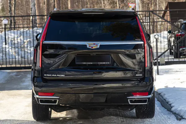 Novosibirsk Russia March 2024 Black Cadillac Escalade Parked Cold Winter — Stock Photo, Image