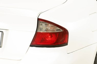 Novosibirsk, Rusya - 10 Temmuz 2024: Subaru Legacy, modern araba ksenonu arka lambası, tampon arka kapağı manzarası. Modern bir arabanın dışı.