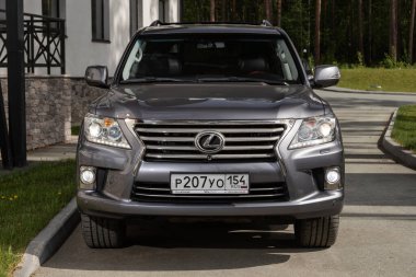 Novosibirsk, Rusya - 10 Temmuz 2024: Lexus LX570