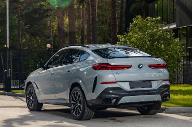 Novosibirsk, Rusya - 10 Temmuz 2024: BMW X6