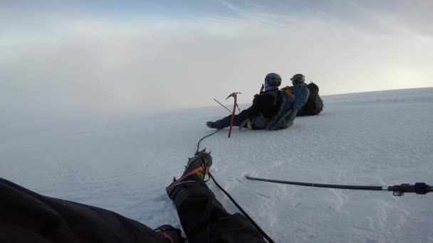 Grupo Montañeros Sentados Glaciar Del Pico Orizaba — Vídeos de Stock