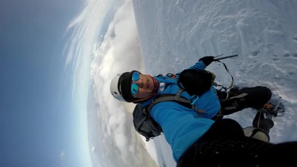 Montañista Base Del Glaciar Pico Orizaba — Vídeos de Stock
