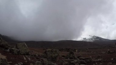 Chimborazo volkanı, güneşe en yakın nokta.