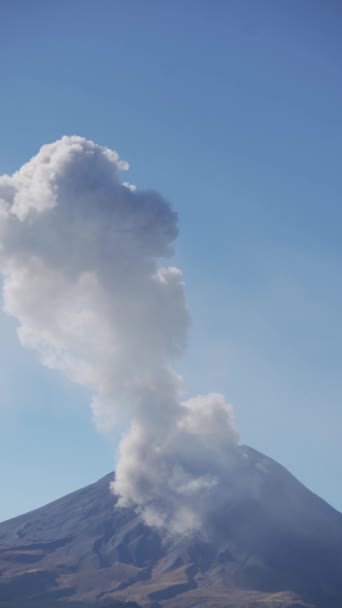 Вулкан Попокатепетль Вивергається Під Час Заходу Сонця Пуебла Мексика — стокове відео