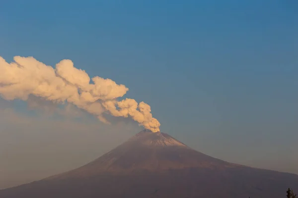 Explorando Popocatepetl Uma Viagem Visual Através Suas Fumarolas — Fotografia de Stock