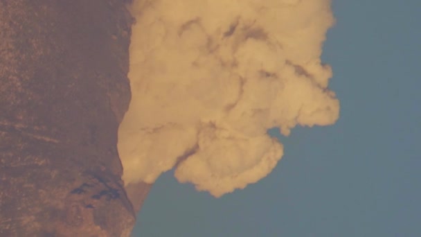 Aventuras Volcán Popocatepetl Observando Liberación Fumarolas — Vídeo de stock
