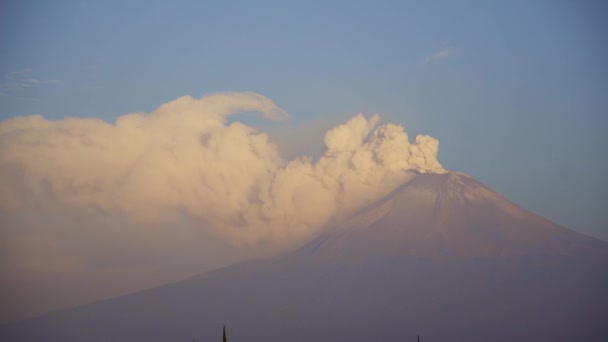 Äventyr Vid Vulkanen Popocatepetl Observera Dess Utsläpp Fumaroler — Stockvideo