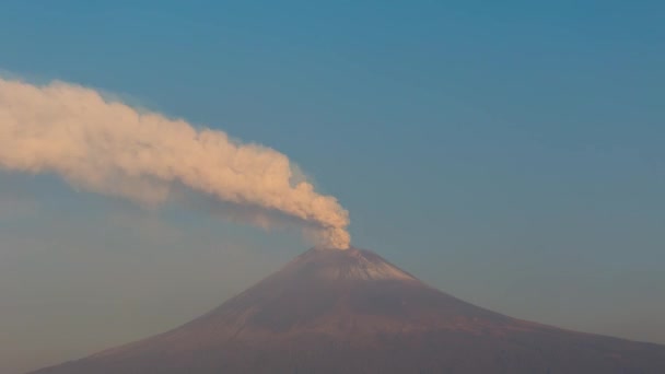 Explorando Popocatepetl Uma Viagem Visual Através Suas Fumarolas — Vídeo de Stock