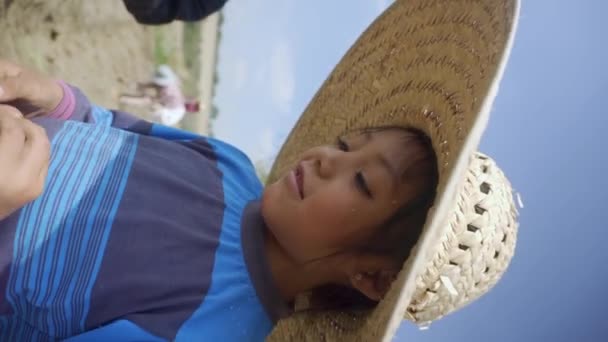 달콤하고 모자를 농사를 소녀의 — 비디오