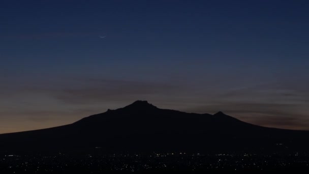 时间的流逝揭示了火山的美丽 — 图库视频影像