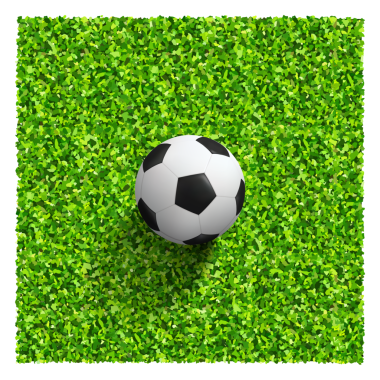 Yeşil çimlerin üzerinde futbol topu. Futbol sahasının arka planındaki yeşil çimlerde futbol topunun en üst görüntüsü.