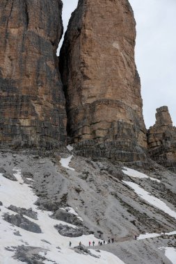 İtalya 'da Dolomitler' de büyük dağlar