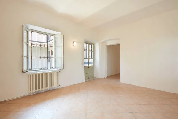 Leeres Zimmer Appartement Interieur Mit Weißen Wänden Alten Landhaus — Stockfoto