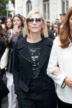 MILAN, ITALY - SEPTEMBER 25, 2022: Cate Blanchett before Giorgio Armani fashion show, Milan Fashion Week street style