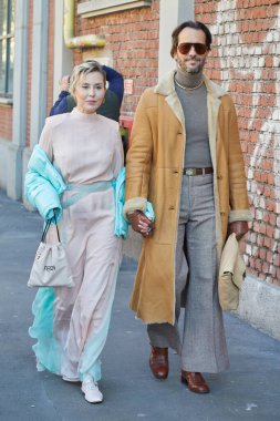 MILAN, ITALY - 13 Ocak 2024: Fendi moda defilesinden önce Unlisses de Melo 'lu Kadın, Milan Moda Haftası tarzı