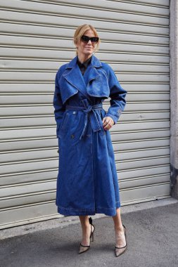 MILAN, İtalya - 21 Şubat 2024: Filippa Lagerback Iceberg moda defilesinden önce, Milan Moda Haftası tarzı