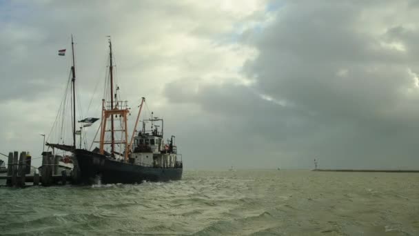 Paesi Bassi Terschelling Occidentale Nave Ormeggiata Nel Mare Wadden — Video Stock